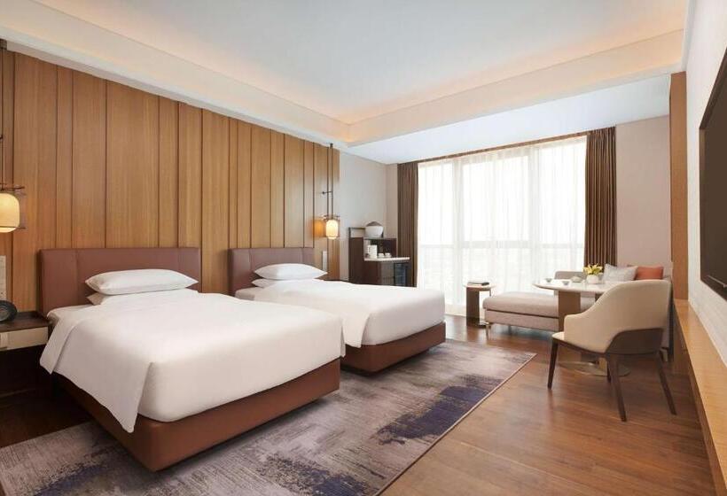 Номер Клуб, Hyatt Regency Guangzhou Zengcheng