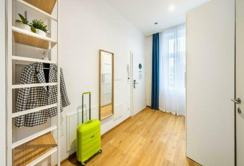 スイート, Jimmy S Apartments Emerald