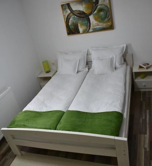 Номер Стандарт Вид на Горы, Casa Dodó Vendégház