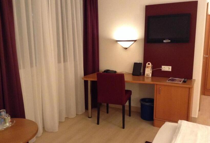 スタンダード４人部屋, Akzent Hotel Restaurant Albert