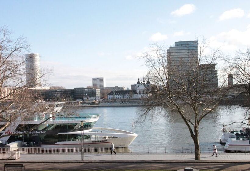 Номер Стандарт, Altstadthotel Hayk Am Rhein