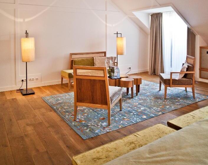 Suite, Louis