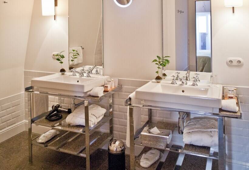 Suite, Louis