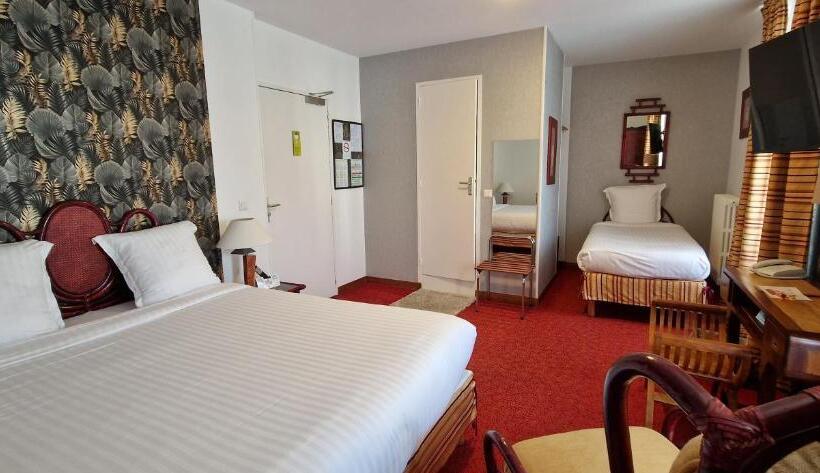 Номер Стандарт Трехместный, Brit Hotel Essentiel Pontivy Robic