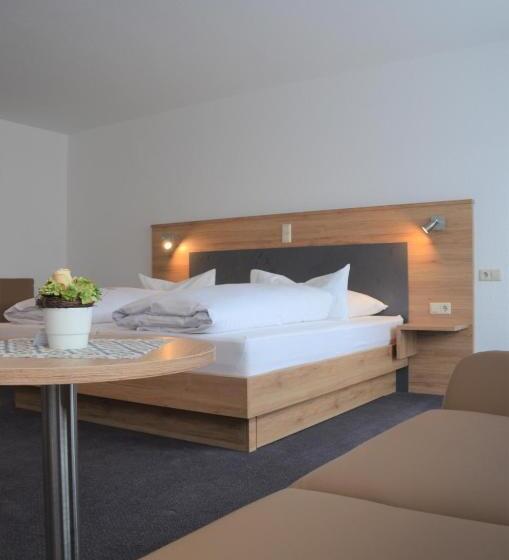 Полулюкс, Tiptop Hotel Hirt