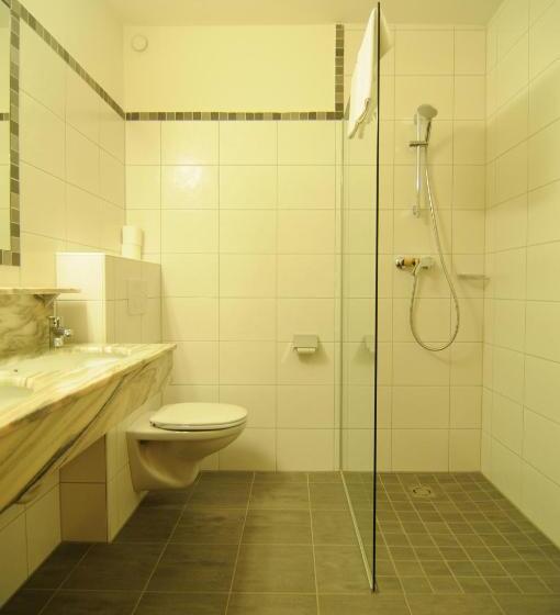 Номер Стандарт с Балконом, Sporthotel Tirolerhof