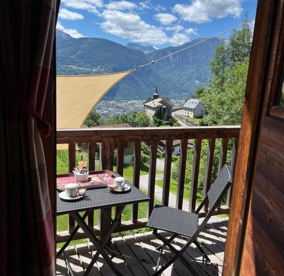 Номер Стандарт с Балконом, Chalet Le Pery