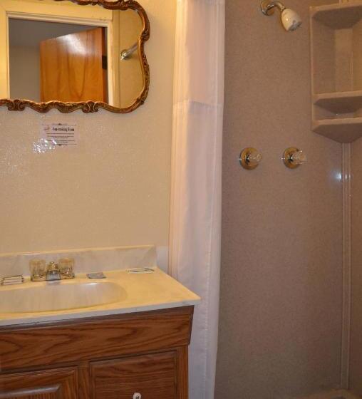 Номер Стандарт, Little River Inn Motel