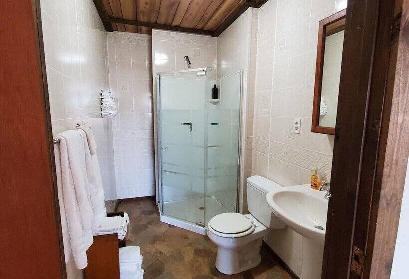 Хижина, Little River Inn Motel