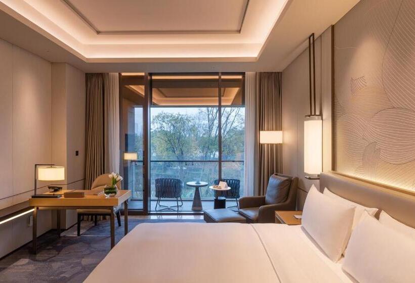 اتاق پریمیوم با چشم‌انداز باغ, Gran Melia Chengdu