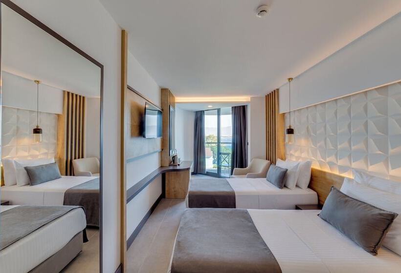 Номер Deluxe, Signature Blue Resort Kuşadası