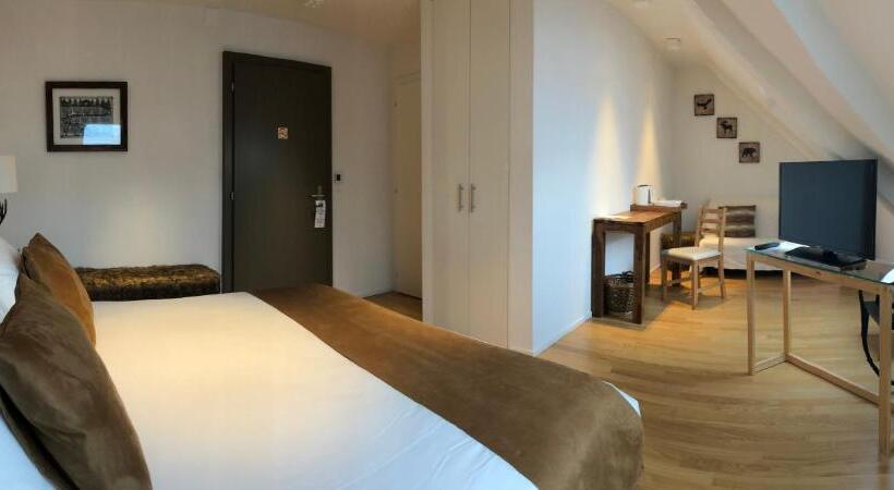 Семейный Номер, L’auberge De Mézières