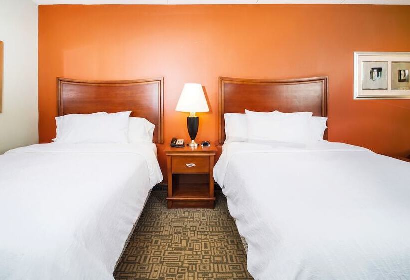 Номер Стандарт, Hilton Garden Inn Fayetteville Fort Liberty
