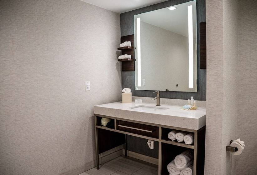 Люкс, Hilton Garden Inn Fayetteville Fort Liberty
