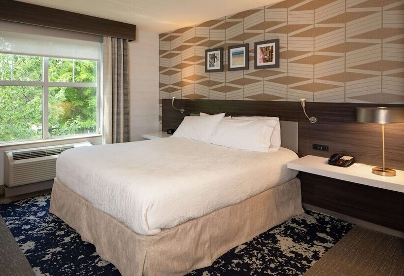 Номер Стандарт Адаптированный для Инвалидов, Hilton Garden Inn Freeport Downtown