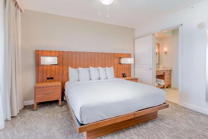 Номер Стандарт Вид на Бассейн, Hilton Pensacola Beach