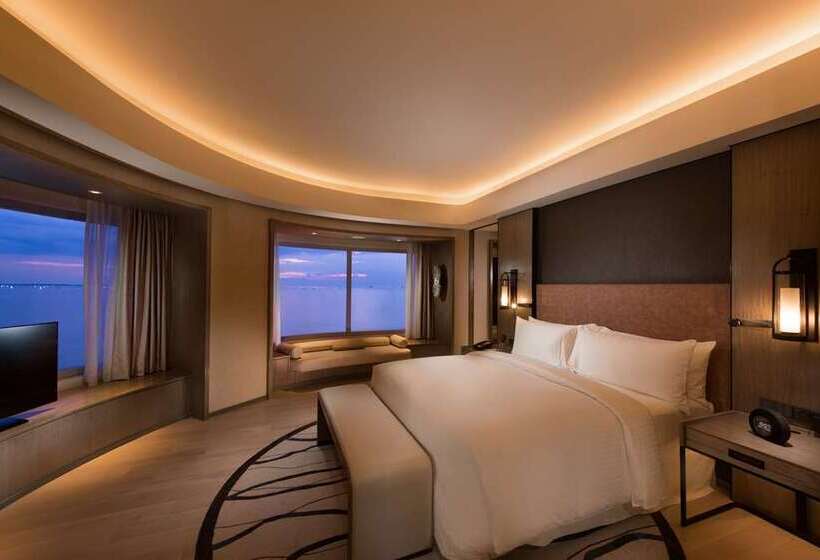 Люкс Кровать Кинг, Hilton Pensacola Beach