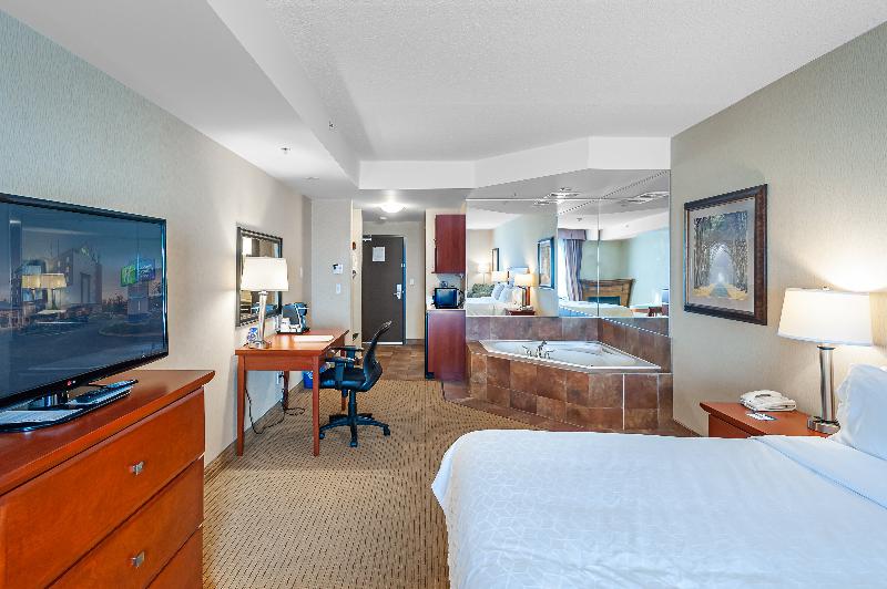 Люкс Кровать Кинг, Holiday Inn Express Hotel & Suites Clarington   Bowmanville, An Ihg