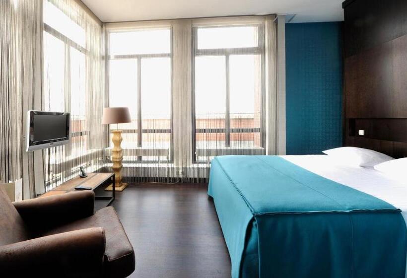 Люкс Повышенной Комфортности, Van Der Valk Theaterhotel De Oranjerie