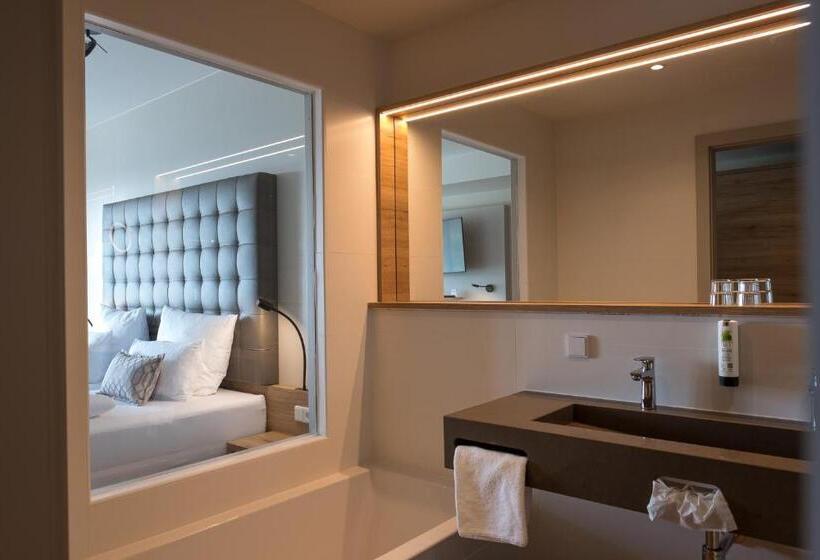 Полулюкс с Балконом, Rebhan S Business Und Wellness