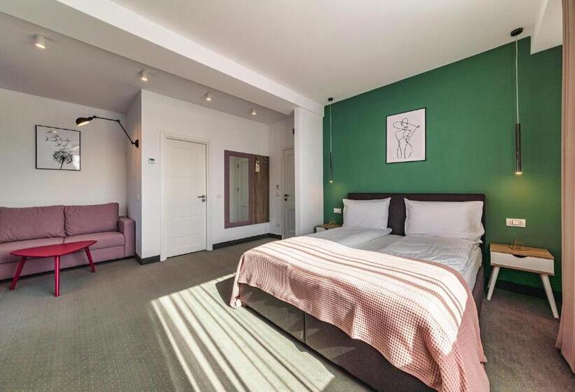 Номер Deluxe с Балконом, Saga Rooms