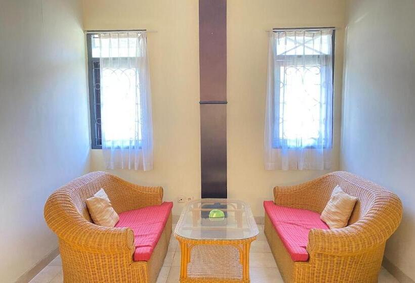 Номер Deluxe, Super Oyo Flagship 90644 Cottage Nalendra Nuansa Nusantara