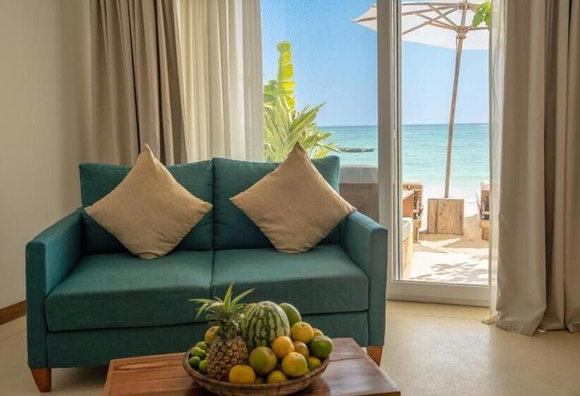 اتاق لوکس با بالکن و چشم‌انداز دریا, Imara Beach Resort