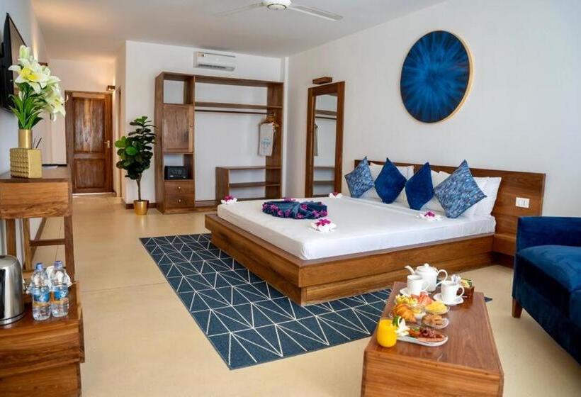 اتاق لوکس با بالکن و چشم‌انداز دریا, Imara Beach Resort