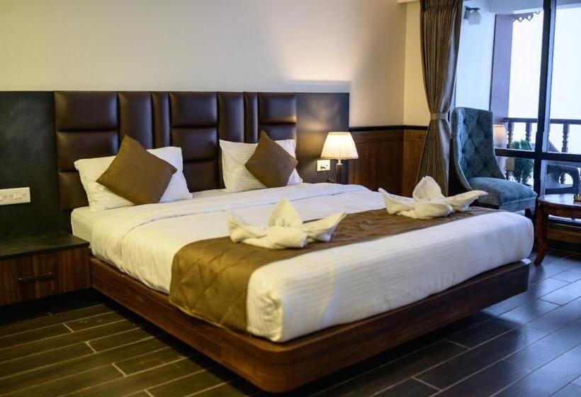 Семейный Номер, Istana Resort & Spa