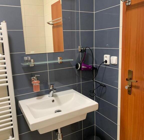 Family Suite, Kamrovec