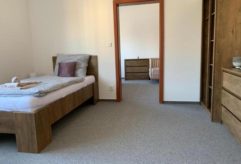 Family Suite, Kamrovec