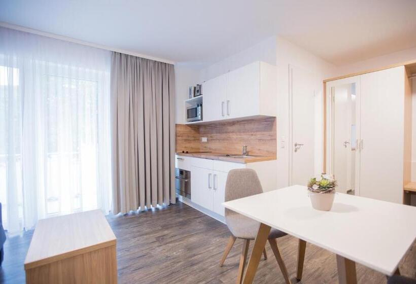 Номер Стандарт Индивидуальный с Балконом, Schoko Apartments