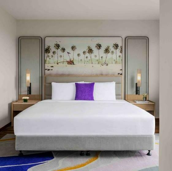 带大床的豪华间, Vivanta Goa, Miramar