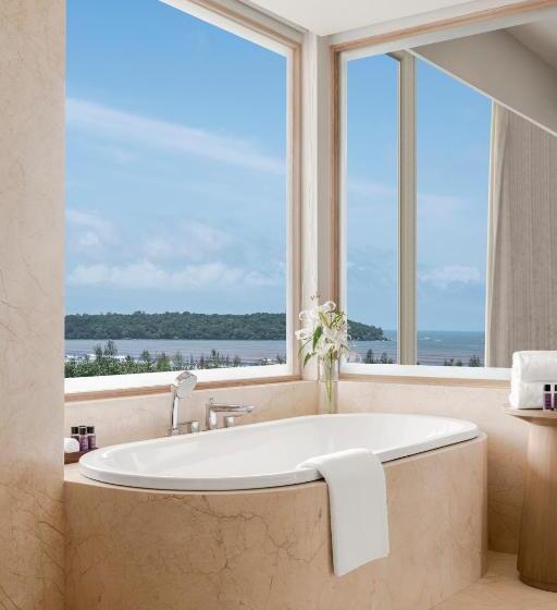 行政房间, Vivanta Goa, Miramar