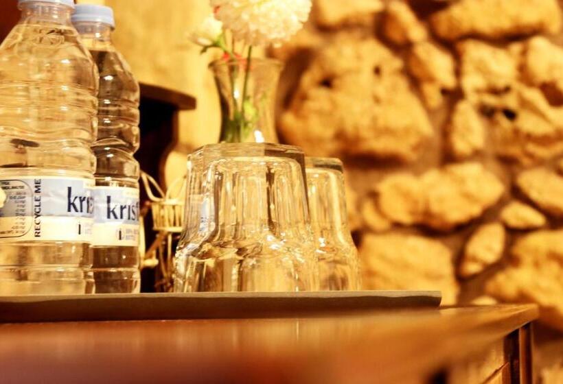 اتاق لوکس, Il Bàrraġ Farmhouse B&b   Gozo Traditional Hospitality