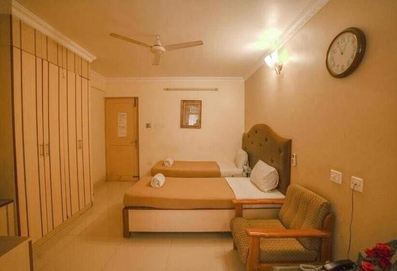 Номер Deluxe, Udupi International