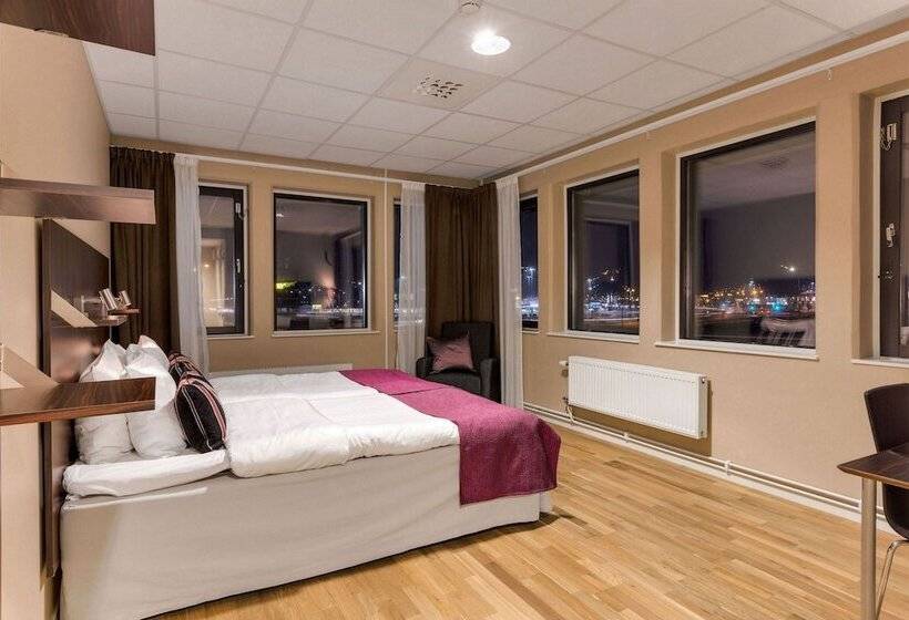 غرفة قياسية, L Fyrislund