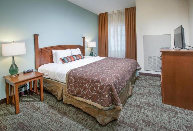 מיטת קינג בסוויטה, Staybridge Suites Augusta, An Ihg