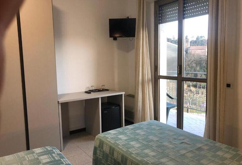 标准三人间, Albergo Ristorante La Greppia