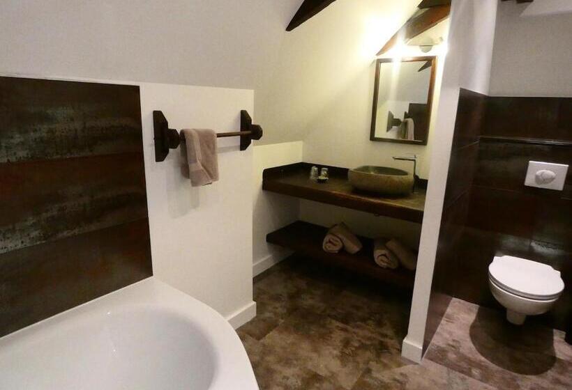 Семейный Номер, Auberge Du Lac