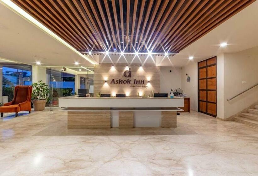 Семейный Номер, Ashok Inn