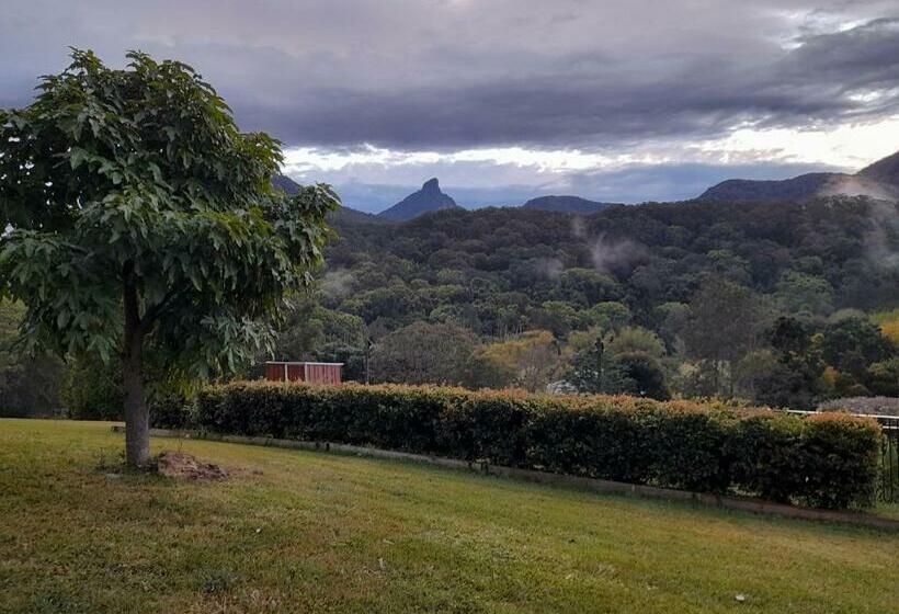 Номер Deluxe, A View Of Mount Warning
