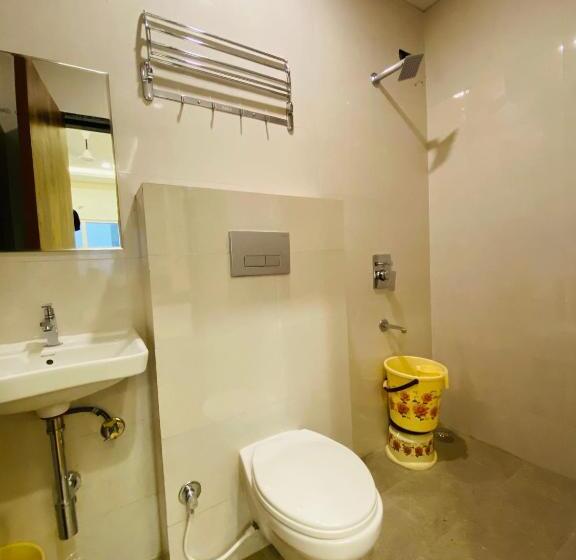 Quarto Deluxe, Khajanchi