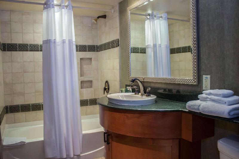 סוויטה, Holiday Inn & Suites Phoenix Airport, An Ihg