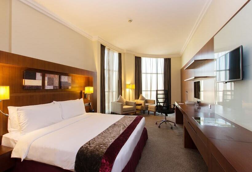 Номер Премиум Вид на Город, Holiday Inn Abu Dhabi, An Ihg