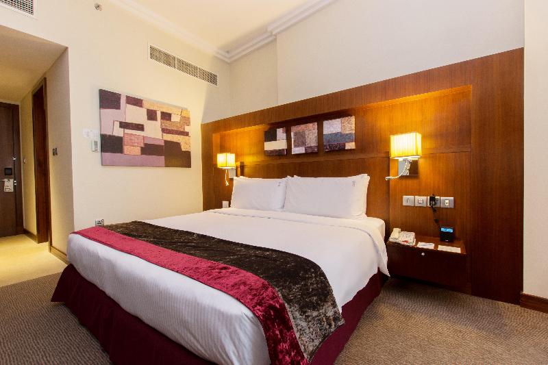 Номер Премиум, Holiday Inn Abu Dhabi, An Ihg