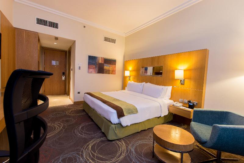 Номер Стандарт Вид на Город, Holiday Inn Abu Dhabi, An Ihg
