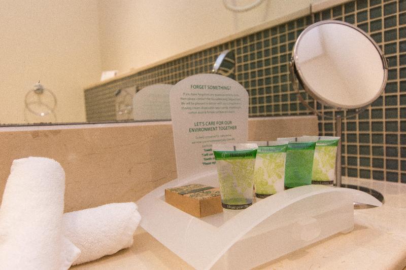 Номер Стандарт Вид на Город, Holiday Inn Abu Dhabi, An Ihg