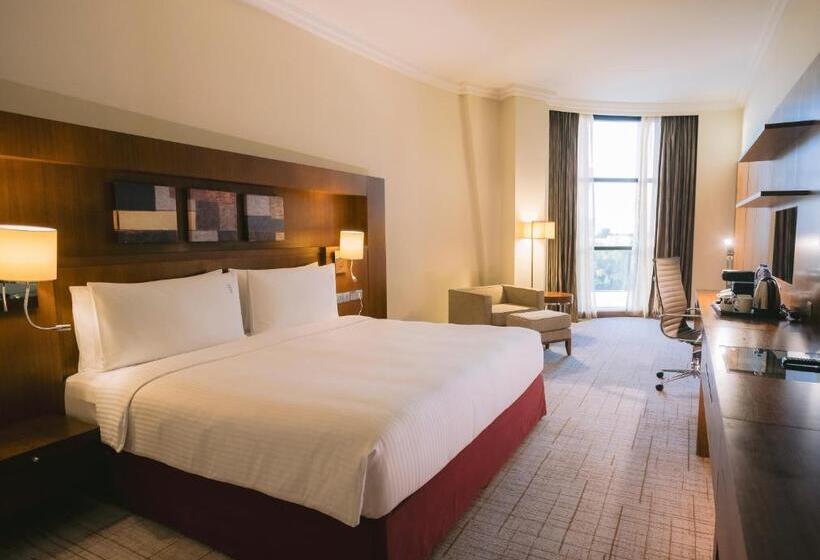 Номер Премиум Вид на Город, Holiday Inn Abu Dhabi, An Ihg