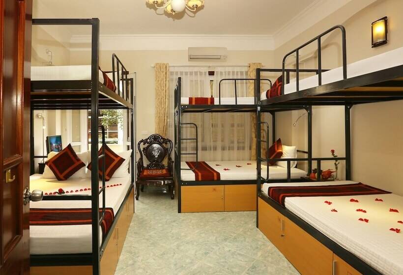 Vuode Makuusalissa, Hanoi City Backpackers Hostel